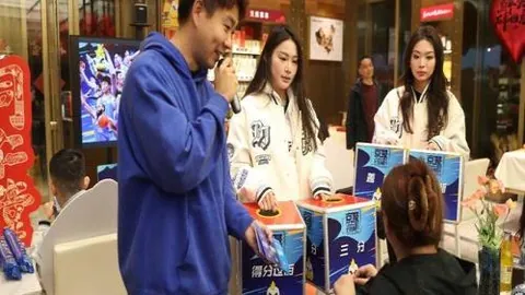 AC米兰官方祝贺鲁伊-科斯塔53岁生日，与队史辉煌时刻共庆